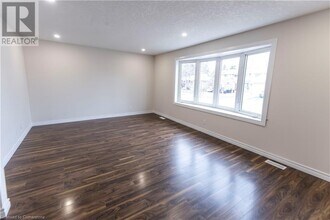 53 Obermeyer Dr in Kitchener, ON - Building Photo - Building Photo