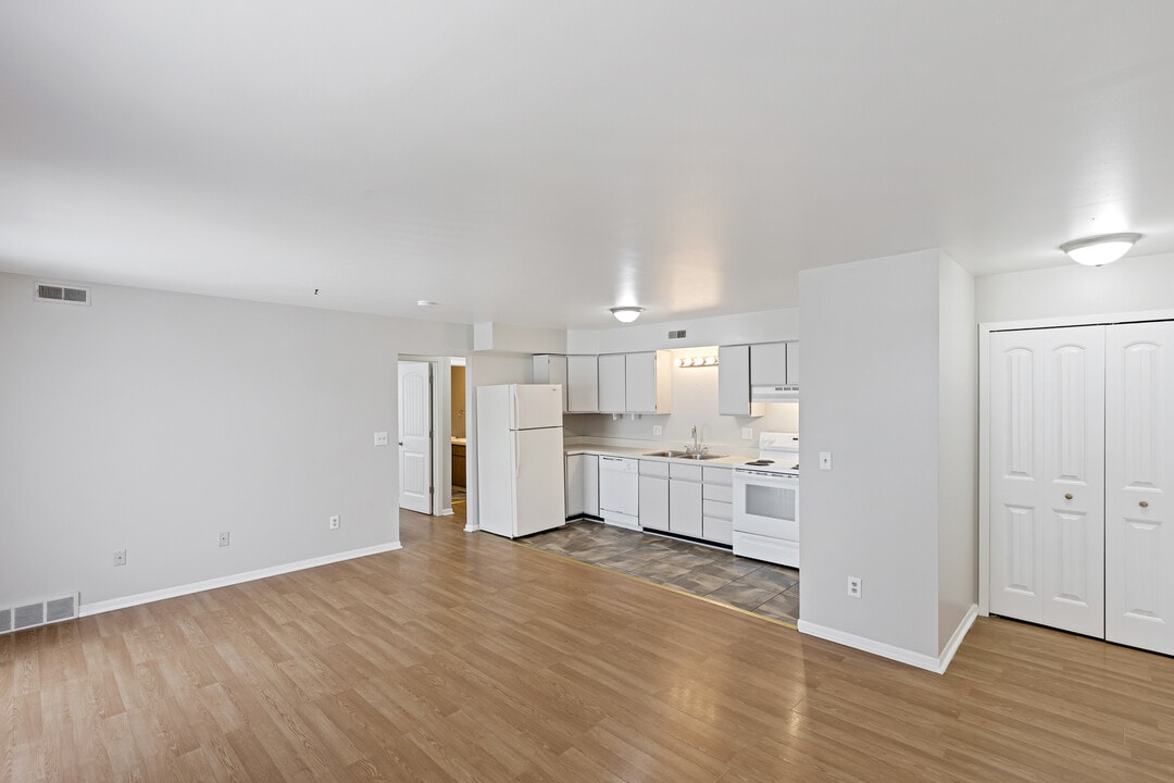 Rickett Road Apartments in Brighton, MI - Building Photo