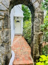 629 Hillpine Dr NE in Atlanta, GA - Building Photo - Building Photo