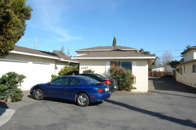 1062 Topaz Ave in San Jose, CA - Foto de edificio - Building Photo