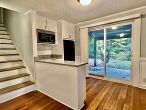 5615 Southampton Rd in Charlotte, NC - Foto de edificio - Building Photo