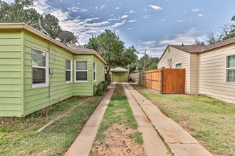 2405 30th St in Lubbock, TX - Building Photo - Building Photo