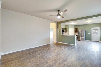 14502 Almodine Rd in Manor, TX - Building Photo - Building Photo