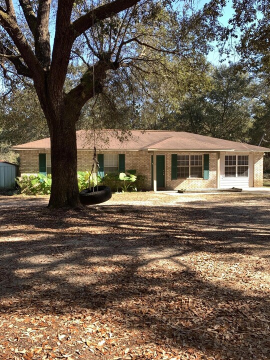 3502 Bob Tolbert Rd in Navarre, FL - Building Photo