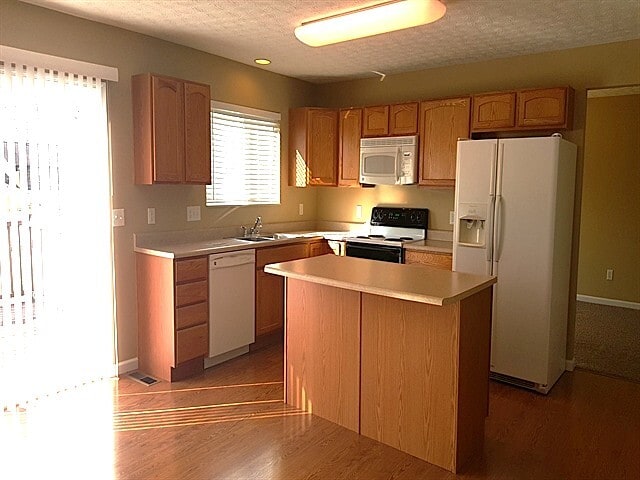 5192 Summerset Dr in Tipp City, OH - Building Photo - Building Photo