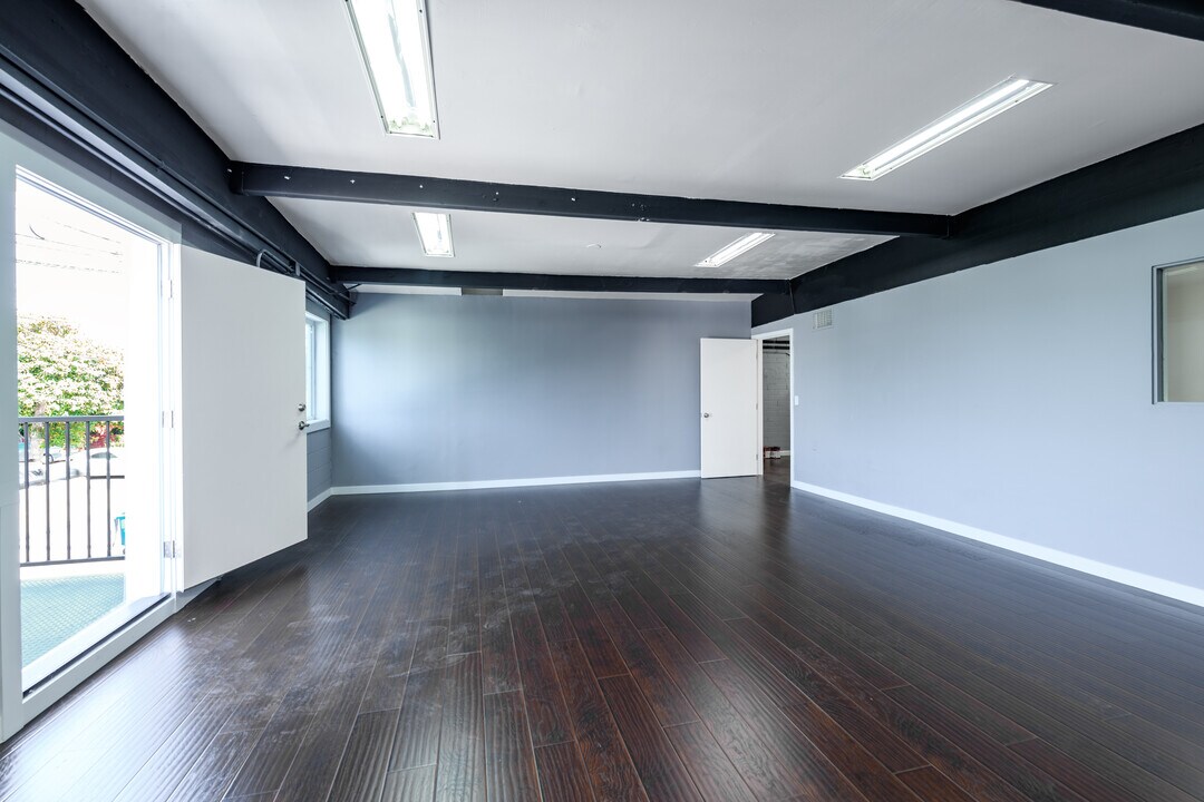 13347 W Washington Blvd in Los Angeles, CA - Building Photo