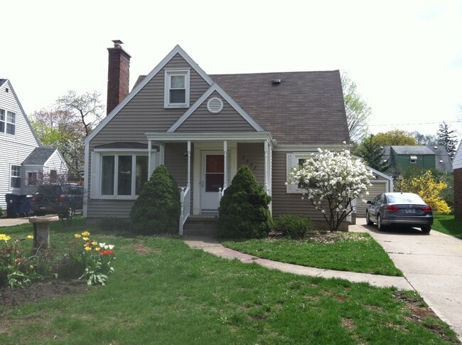 property at 2332 Monroe Ave NE