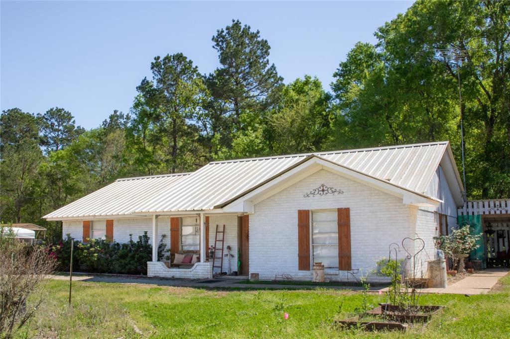 13040 Hwy 105 E in Cut And Shoot, TX - Building Photo