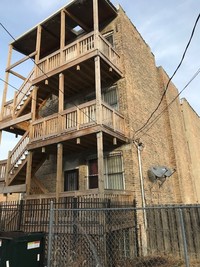 Avers Apartments in Chicago, IL - Foto de edificio - Building Photo