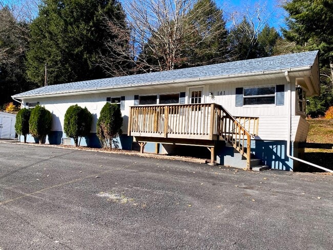 141 Gale Rd in Mongaup Valley, NY - Building Photo - Building Photo