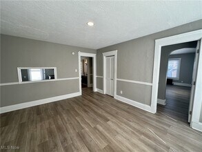 132 Beck Ave in Akron, OH - Building Photo - Building Photo