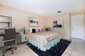 568 SW 169th Terrace in Weston, FL - Building Photo - Building Photo