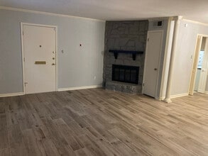 3730 Fairfield Ave, Unit Unit 106 in Shreveport, LA - Foto de edificio - Building Photo