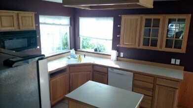 112 Spruce St N in Manhattan, MT - Building Photo - Building Photo