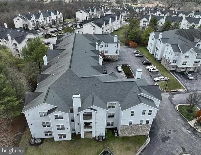 7416 Hindon Cir in Windsor Mill, MD - Foto de edificio - Building Photo