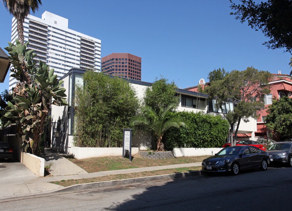 1233 Barry Ave in Los Angeles, CA - Building Photo