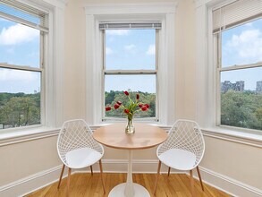 125 Park Dr, Unit 36 in Boston, MA - Foto de edificio - Building Photo