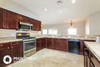 15832 W Calavar Rd in Surprise, AZ - Foto de edificio - Building Photo