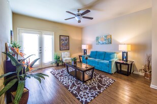 The Villages at Ben White in Austin, TX - Building Photo