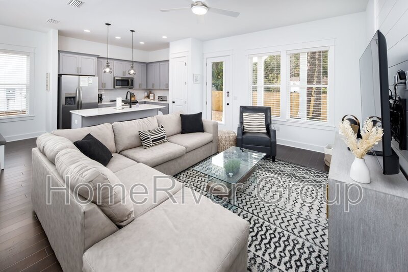 72 Bella Vista Ct in Miramar Beach, FL - Building Photo