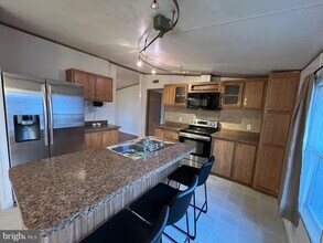 5738 Big Stone Beach Rd in Milford, DE - Foto de edificio - Building Photo