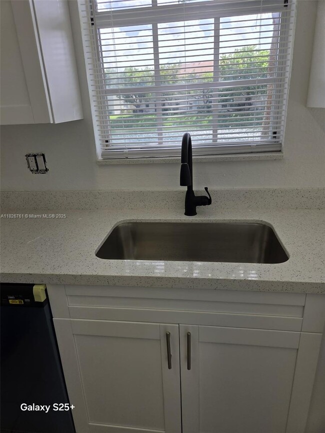 490 NE 21st Terrace in Homestead, FL - Building Photo - Building Photo