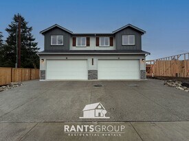 15539-15533 Washington Ave SE in Yelm, WA - Building Photo