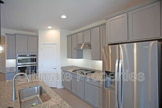 13251 W Dale Ln in Peoria, AZ - Foto de edificio - Building Photo