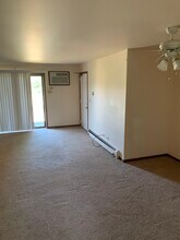 1200 Whispering Hills Ct, Unit 1B in Naperville, IL - Foto de edificio - Building Photo