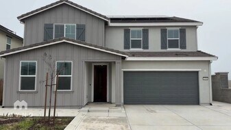 2194 Anders Ave in Manteca, CA - Building Photo