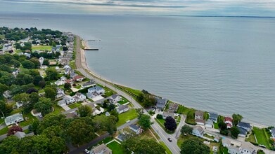 366 Maple Ave in Old Saybrook, CT - Building Photo - Building Photo