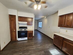 533 W 4th Ave in Oshkosh, WI - Building Photo - Building Photo