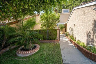 24751 Daphne W in Mission Viejo, CA - Building Photo - Building Photo