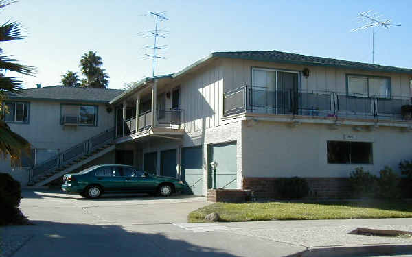 805 Opal Dr in San Jose, CA - Foto de edificio - Building Photo