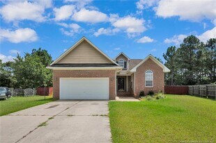 112 Camrose Ct in Raeford, NC - Building Photo