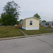 106 Palm View Dr in La Fontaine, IN - Building Photo - Building Photo