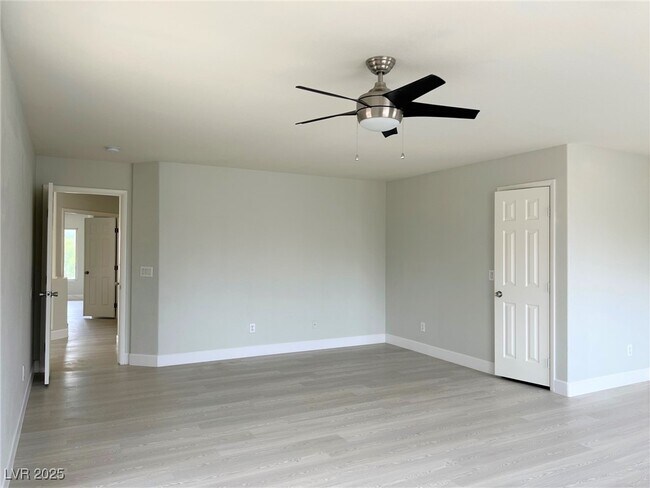 10108 Basalt Hollow Ave in Las Vegas, NV - Foto de edificio - Building Photo