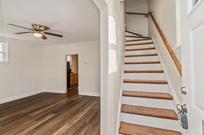 property at 2915 Oakford Ave