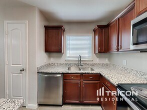 6219 Still Meadow in San Antonio, TX - Building Photo - Building Photo