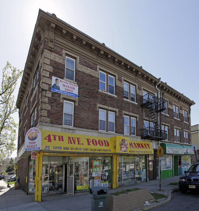 69-75 4th Ave in East Orange, NJ - Foto de edificio - Building Photo
