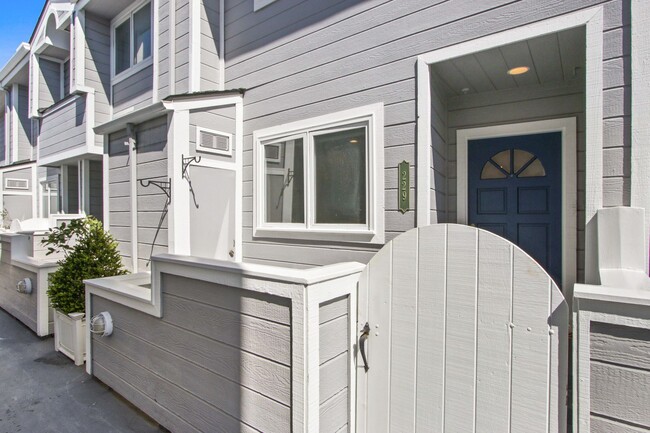 24582 Del Prado Ave in Dana Point, CA - Building Photo - Building Photo