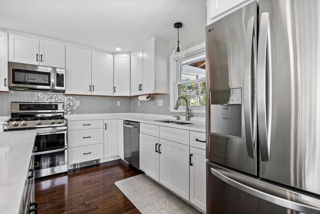 193 Bonham Rd in Dedham, MA - Building Photo - Building Photo