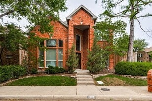 18515 Kelly Cave Trail in Dallas, TX - Building Photo