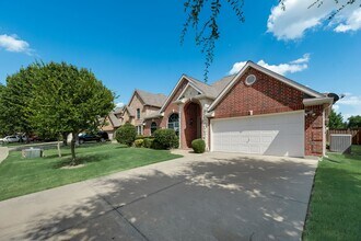 2755 Explorador in Grand Prairie, TX - Building Photo - Building Photo