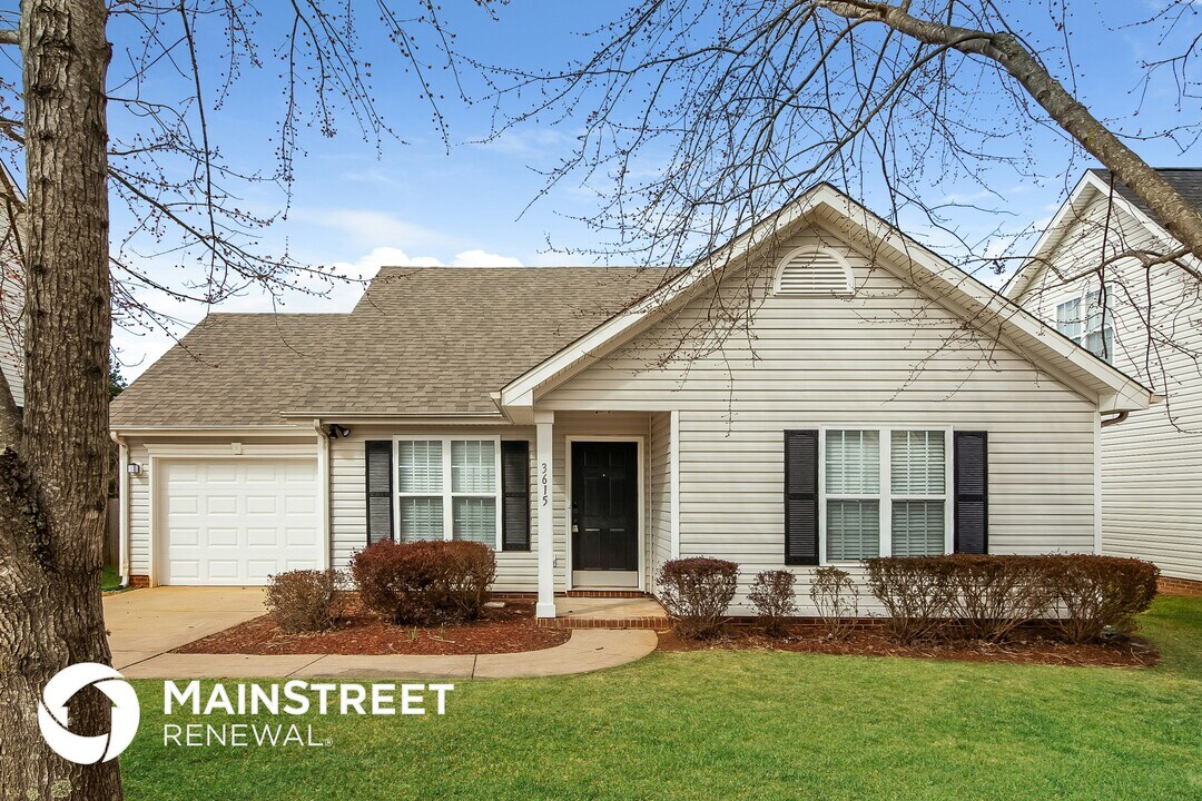 3615 Joel Turner Dr in Charlotte, NC - Building Photo