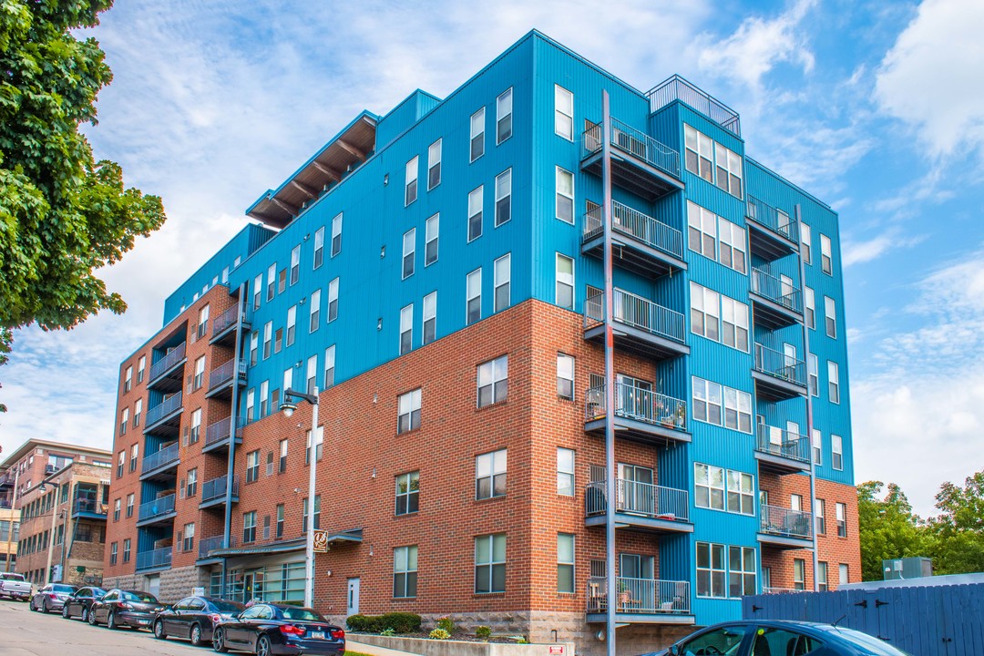 Brew Hill Apartments in Milwaukee, WI - Building Photo