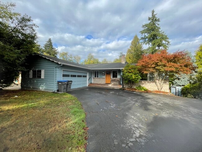 2186 Evergreen Ave SE in Port Orchard, WA - Building Photo - Building Photo