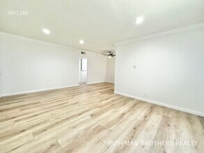 6025 Whitsett Ave in Los Angeles, CA - Building Photo - Building Photo