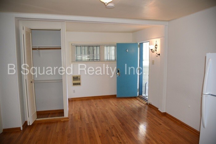 16 Clubhouse Ave-Unit -4 in Los Angeles, CA - Foto de edificio