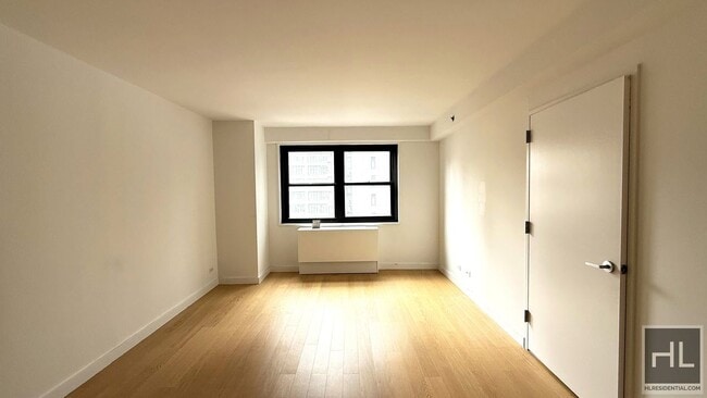 Modern Studio Apartment – East 39th Street in New York, NY - Building Photo - Building Photo